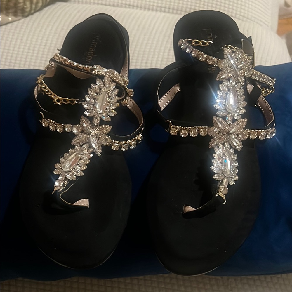 Elegant Black Sandals with Crystal Embellishments